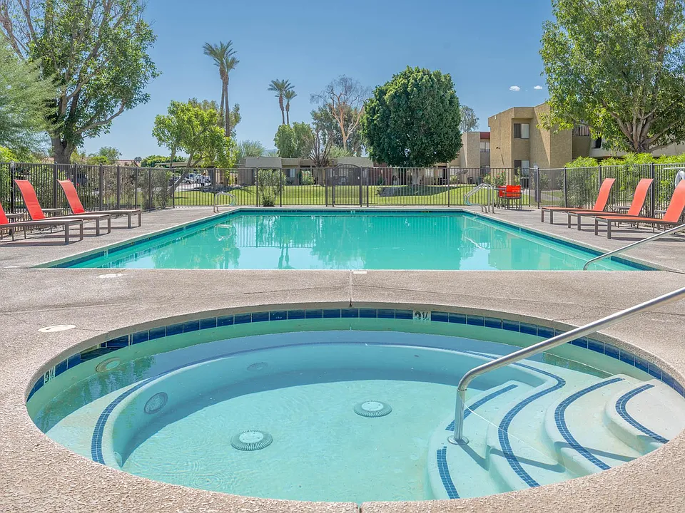 3 Sparkling Swimming Pools and Jacuzzis