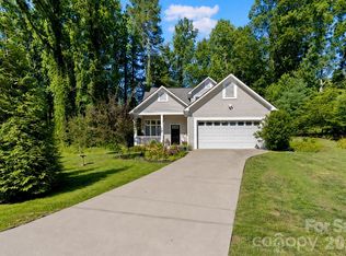 725 W Pine St, Hendersonville, NC 28792