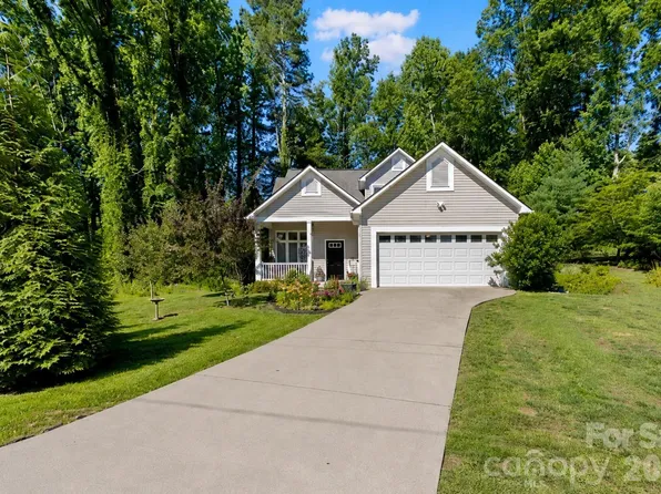 725 W Pine St, Hendersonville, NC 28792