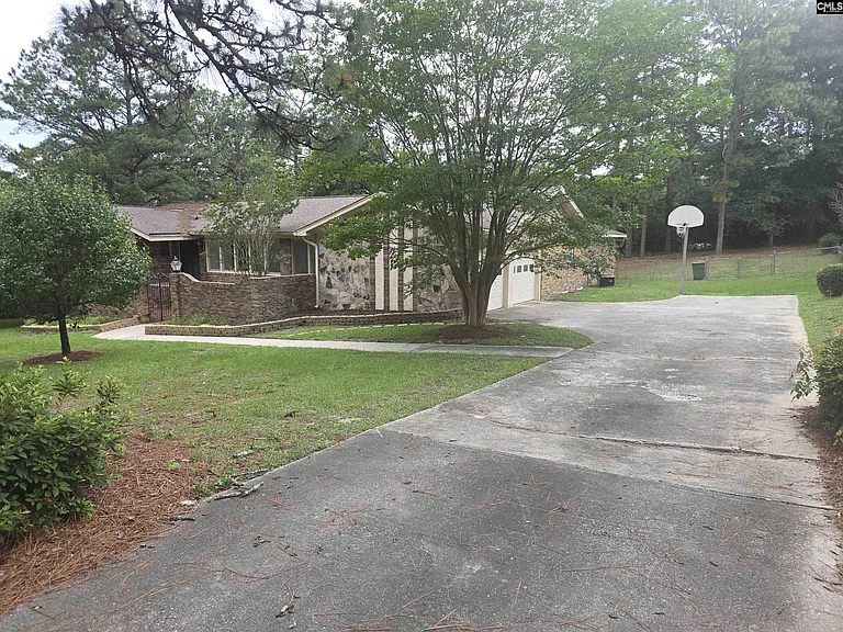 77 Northlake Rd — Photo 4