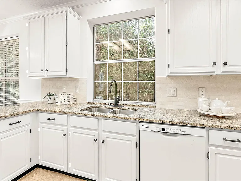 8 Greentwig Pl — Photo 13
