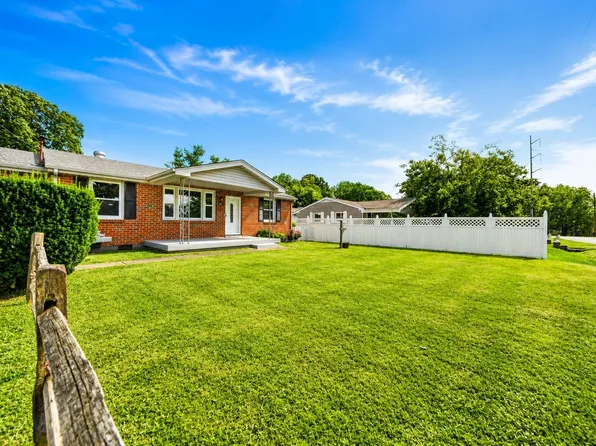 111 Hiller Dr, Old Hickory, TN 37138