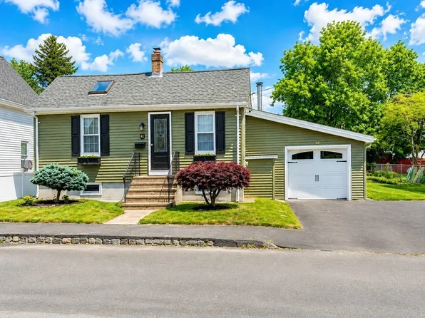 41 Benefit St, Taunton, MA 02780