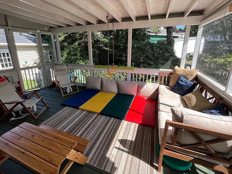 Screened in porch