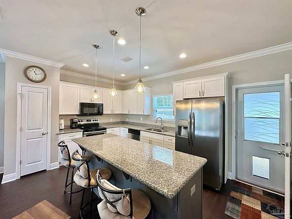 5th image of 2460 Toni St