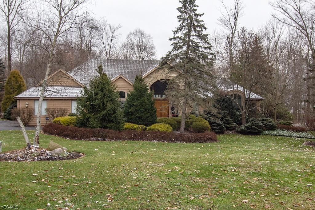 17351 Red Fox Trl, Chagrin Falls, OH 44023 | Zillow