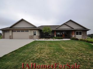 18520 223rd St, Manchester, IA 52057