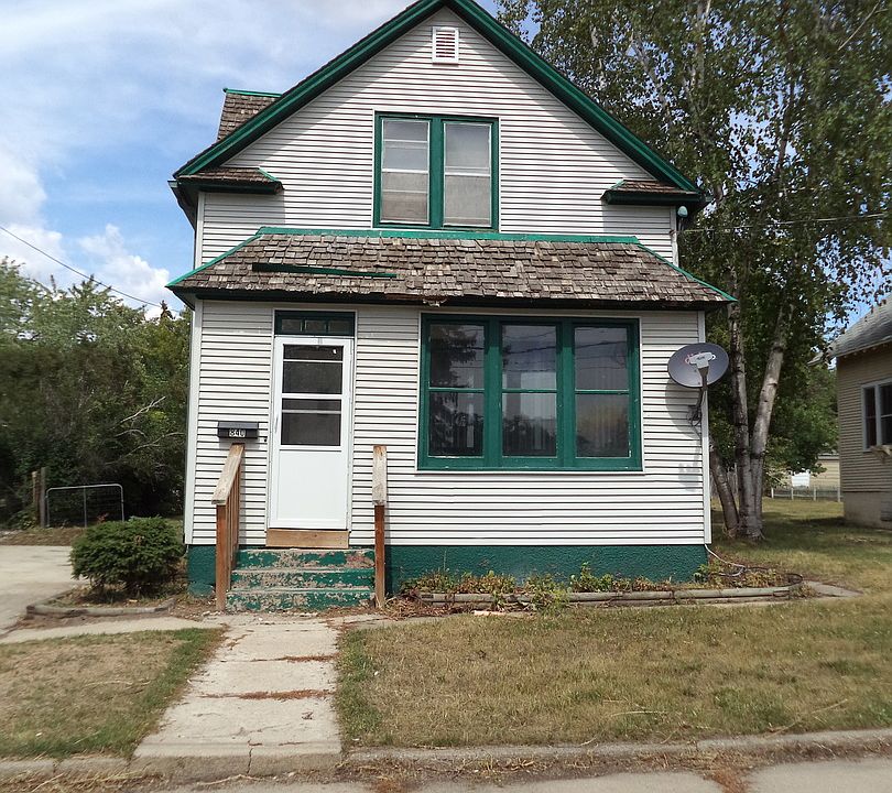 2nd image of 840 10th Ave NW