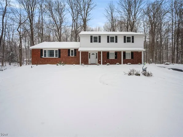 17987 Elliott Dr, Chagrin Falls, OH 44023