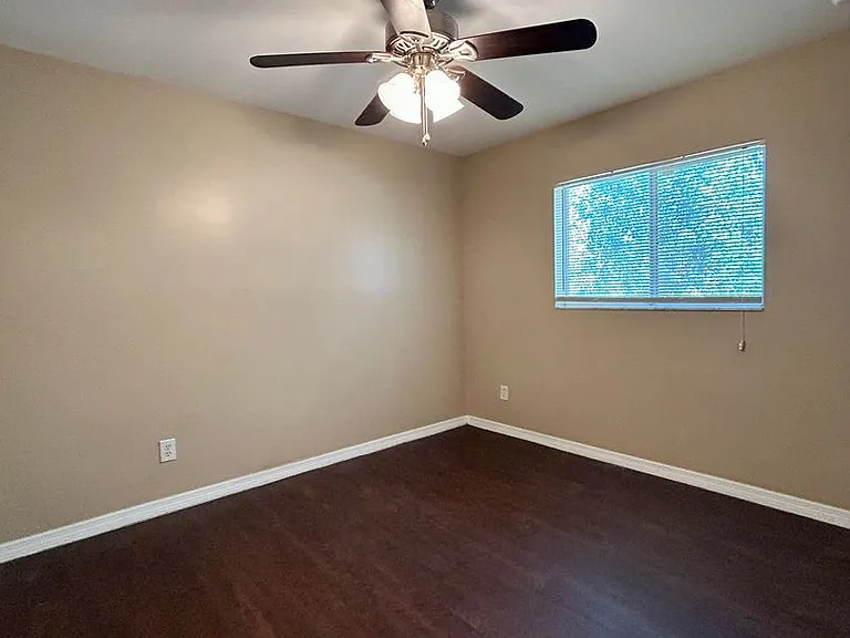 346 Bell Blvd S — Photo 15