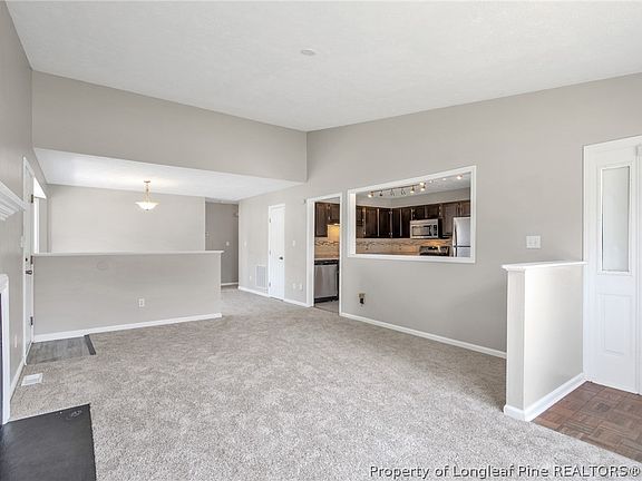 4th image of 3672 Highgate Dr