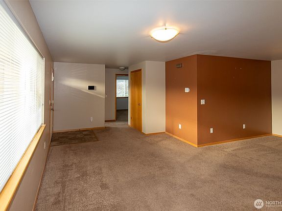 3rd image of 407 N 75th Avenue