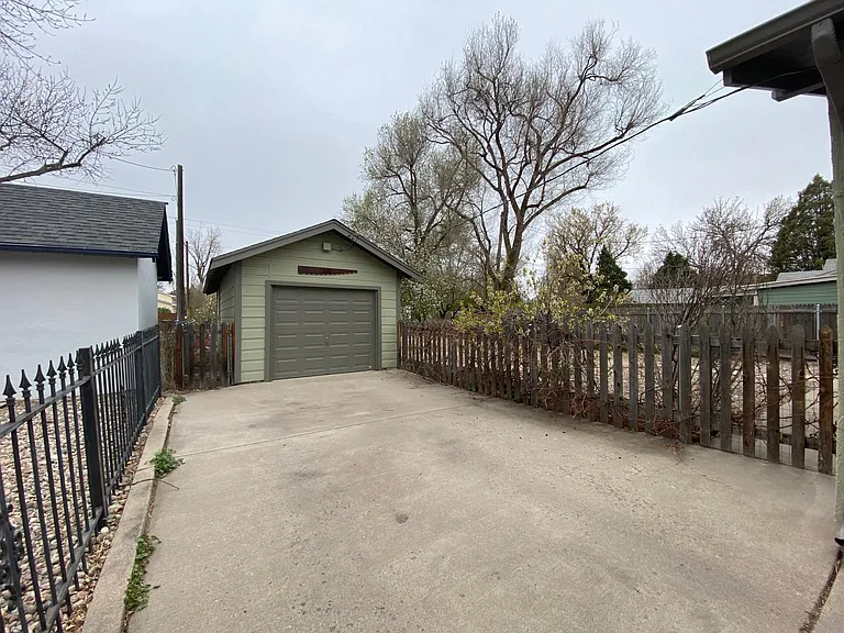 527 N Hancock Ave — Photo 23