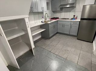4855 206th St #3, Oakland Gardens, NY 11364