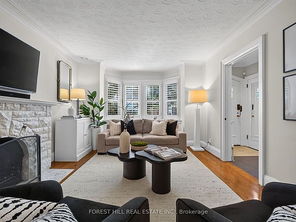 5th image of 25 Castlewood Rd