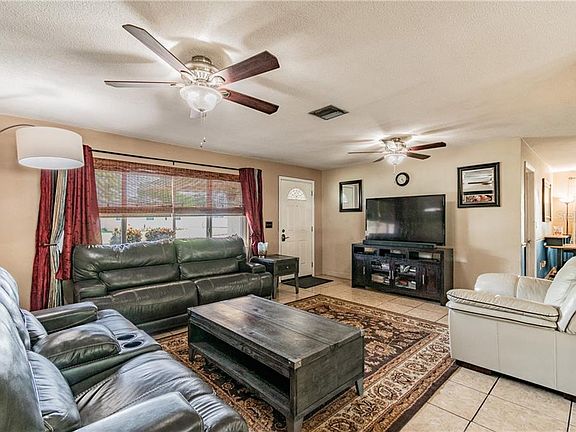 3rd image of 2581 Blackwood Cir