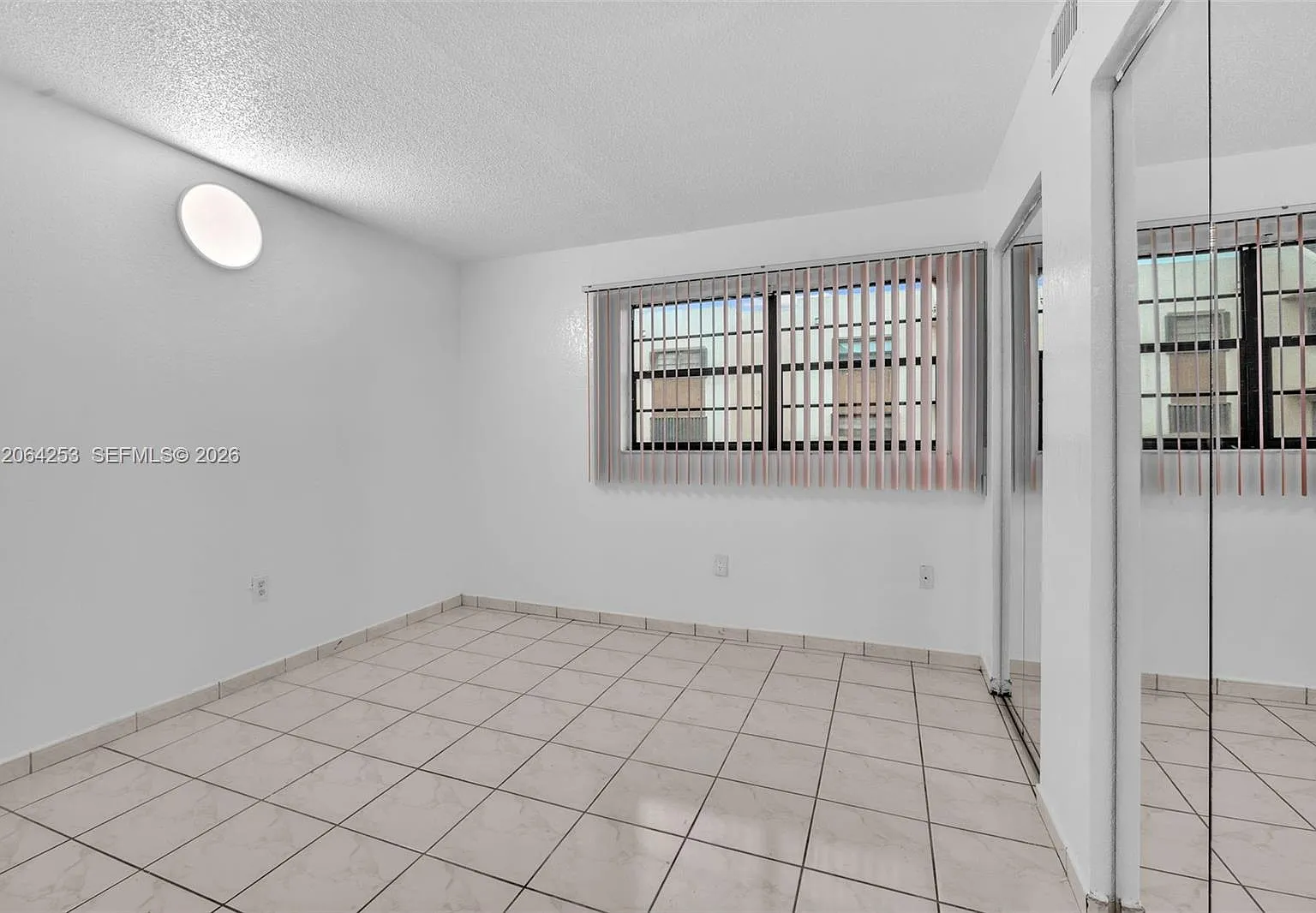Aragon Towers Condo — Photo 4