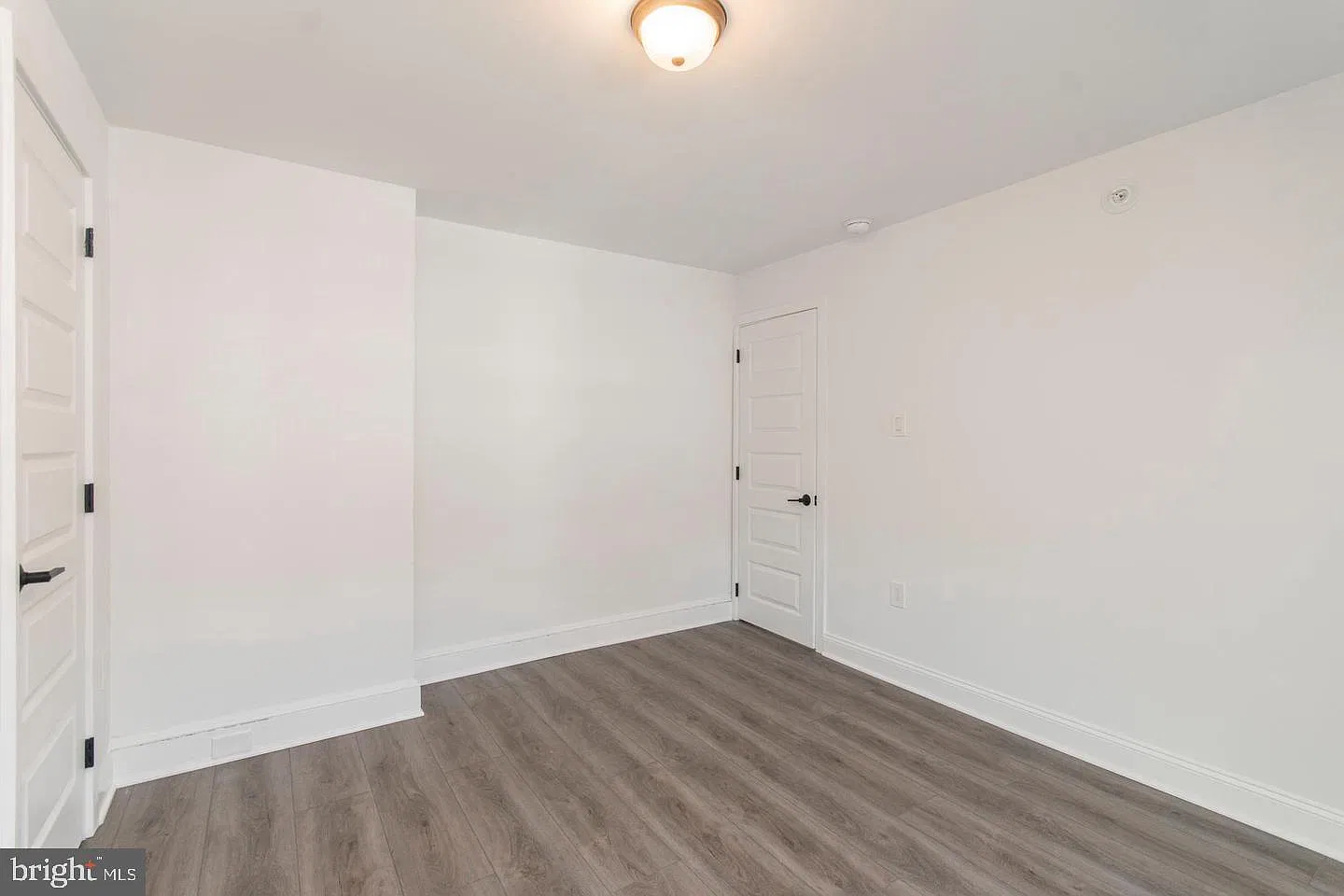 4 bed, 2.0 bath, 1800 sqft, $4,000 — Photo 4
