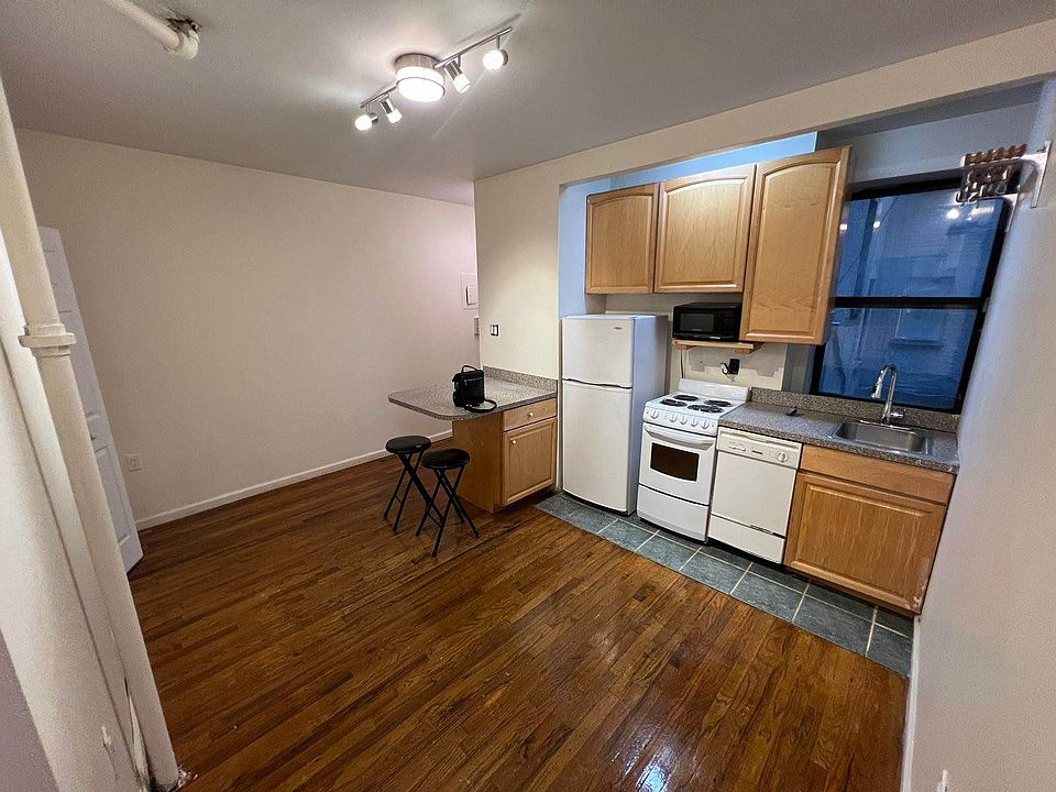 1st image of 536 E 5th St APT 1