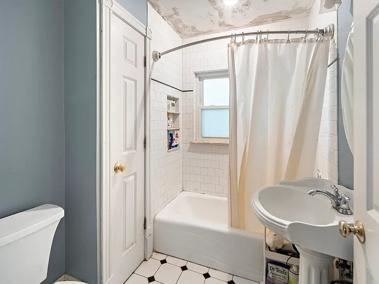 8 Leland St #1 — Photo 16