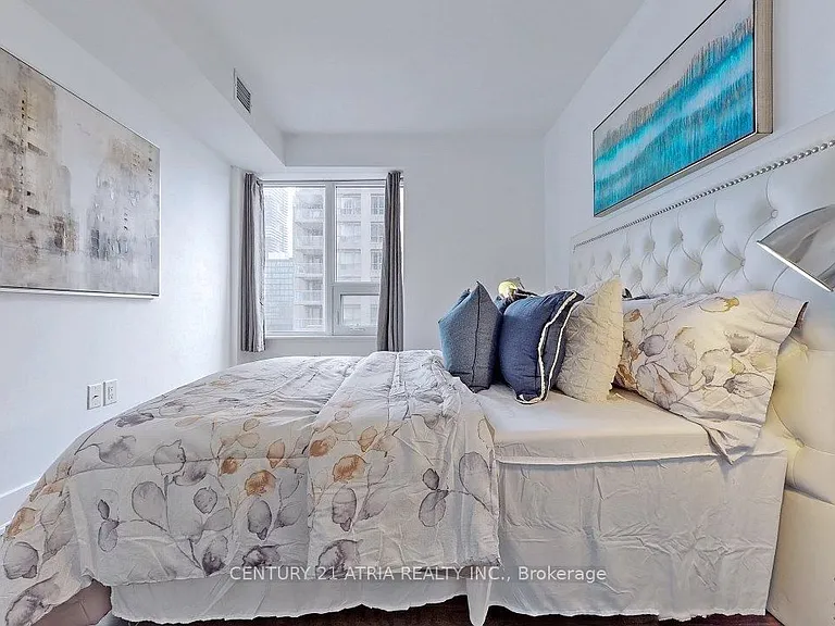 955 Bay St #1505 — Photo 13