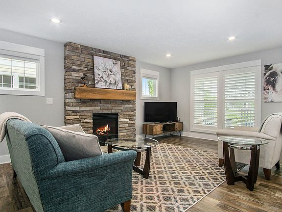 3rd image of 4674 Macatawa Legends Blvd