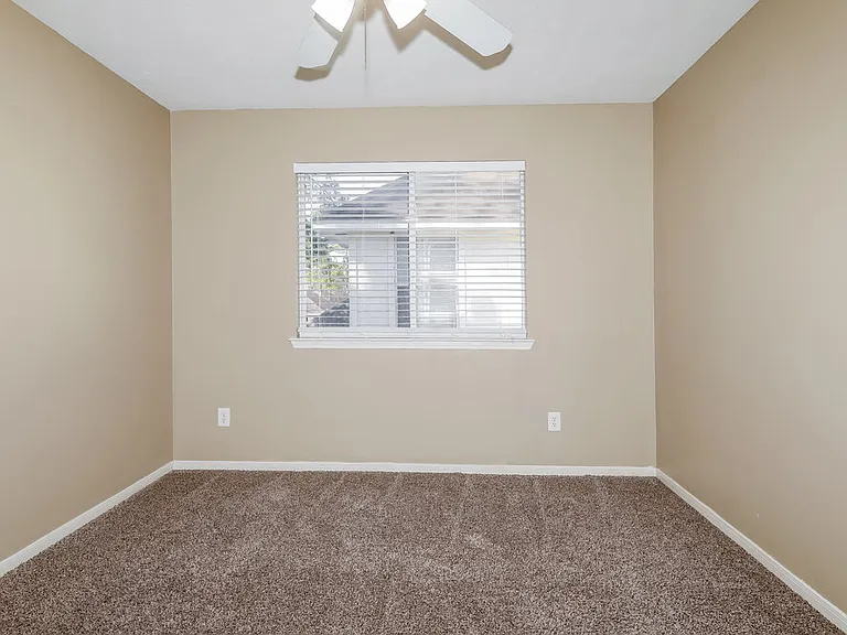 10007 Willow Wood Way — Photo 15