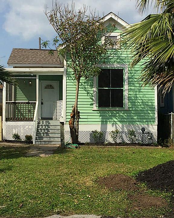 1st image of 2814 Avenue Q 1/2