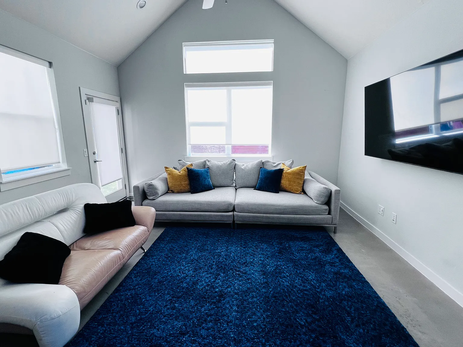 3 bed, 2.5 bath, 1825 sqft, $4,695 — Photo 3