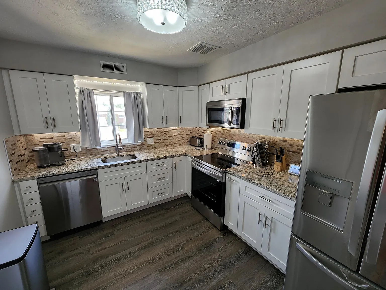 2 bed, 1290 sqft, $1,890 — Photo 4