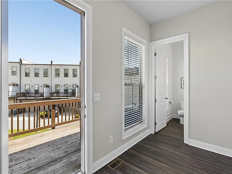 857 Constellation Dr — Photo 19