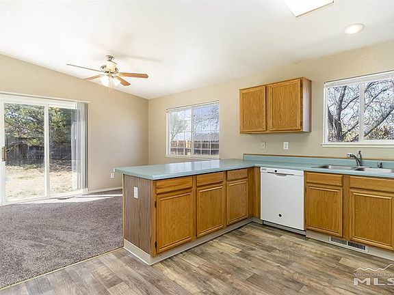4th image of 5536 Thorn Berry Ct
