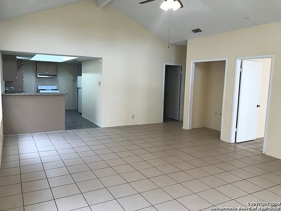 3rd image of 291 Riverdale Dr