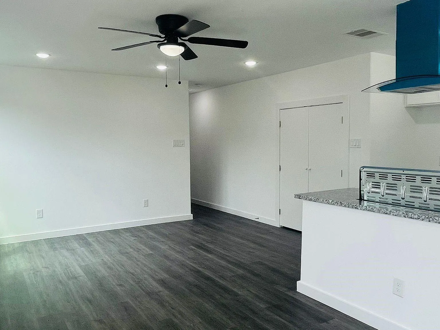 3 bed, 2.5 bath, 1150 sqft, $1,650 — Photo 2
