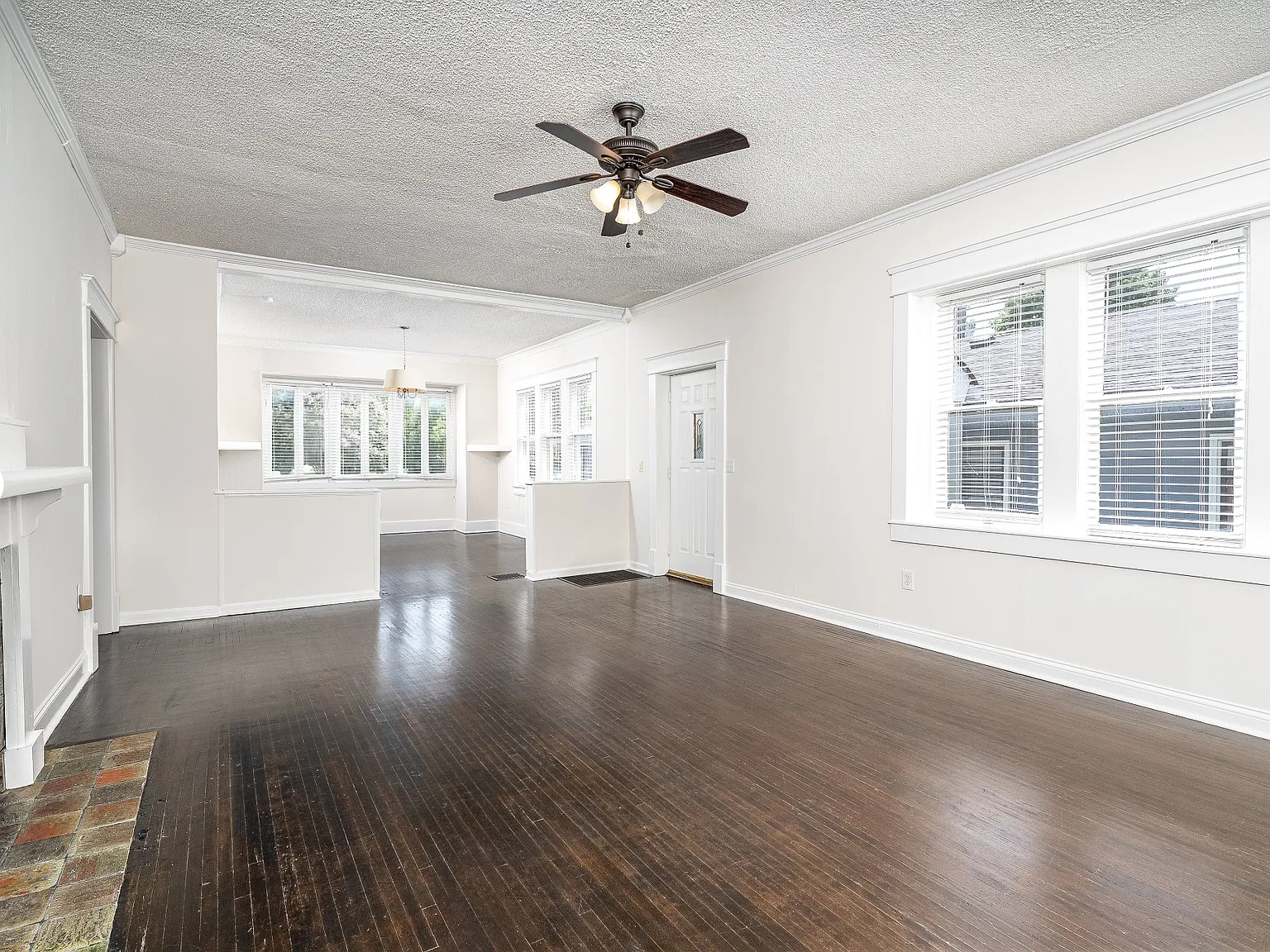 3 bed, 1692 sqft, $2,700 — Photo 4