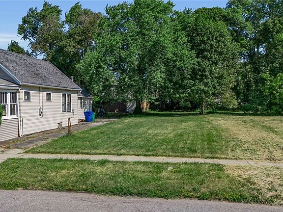 4th image of 176 Dodge St Lot 33