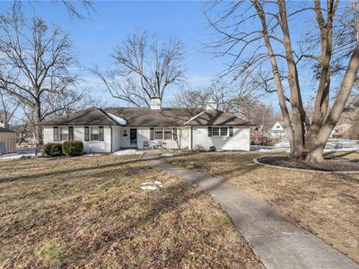 8000 Wenonga Rd, Leawood, KS, 66206