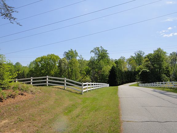 2nd image of 2175 Stone Ridge Pl