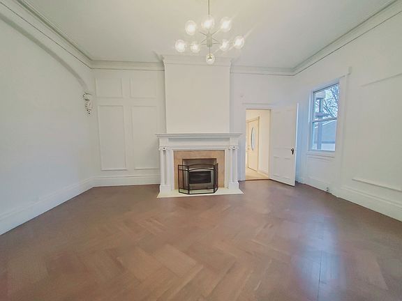 3rd image of 23 Madison Pl Unit 1