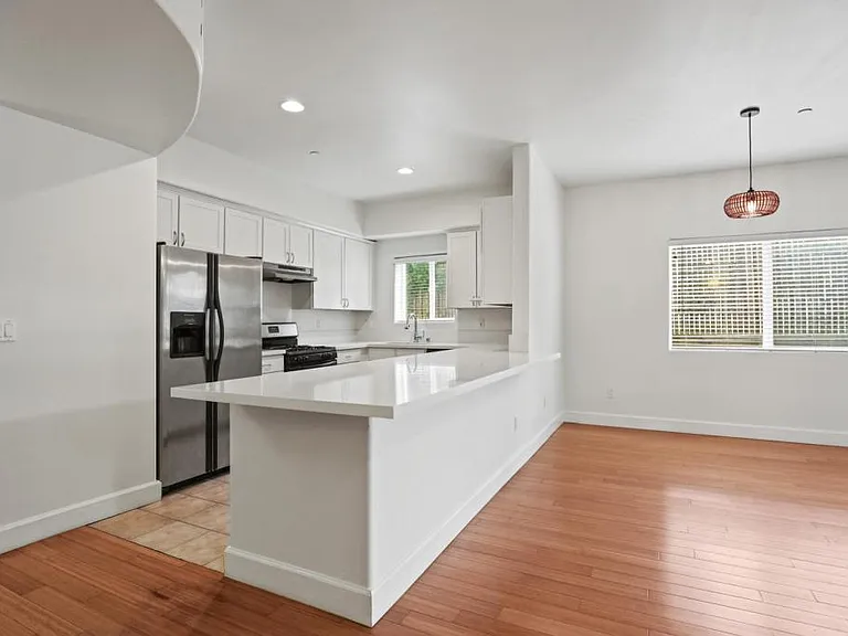 1433 Federal Ave #101 — Photo 2