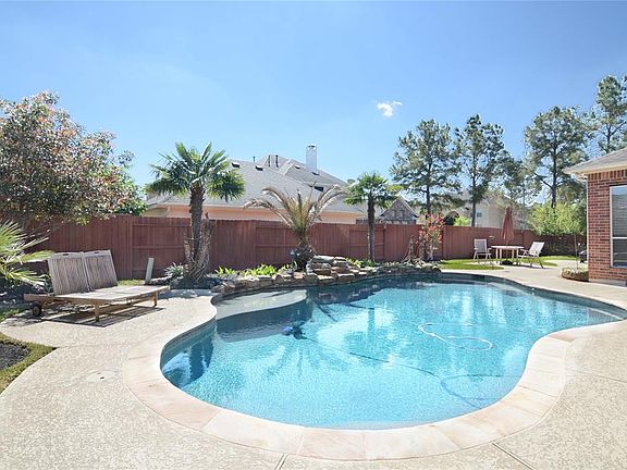 3rd image of 14702 Mineral Springs Cir