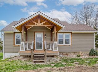 10702 S Perdue Rd, Grain Valley, MO 64029