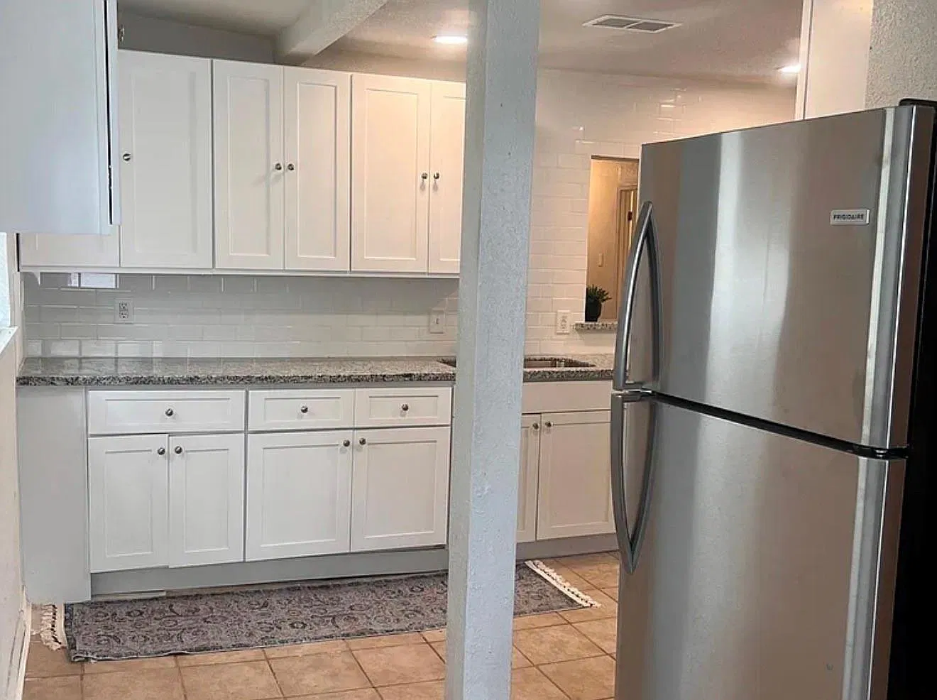 4 bed, 2.0 bath, 1274 sqft, $1,700 — Photo 2