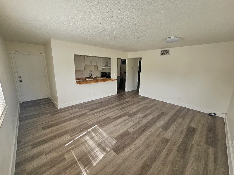 2/2 Heart Of Deerfield & Close To Downtown Boca — Photo 3