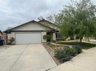 2372 Palmdale Cir, Hemet, CA 92545