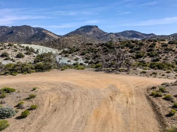 11101 Halter Dr, Tehachapi, CA 93561