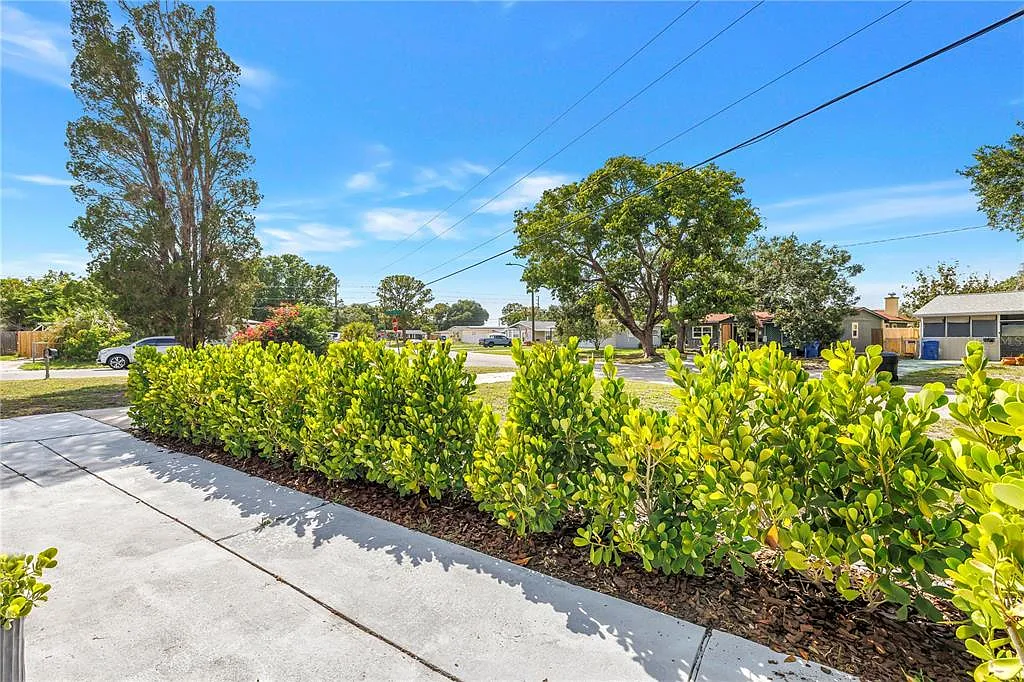 3 bed, 2.0 bath, 1287 sqft, $3,000 — Photo 4