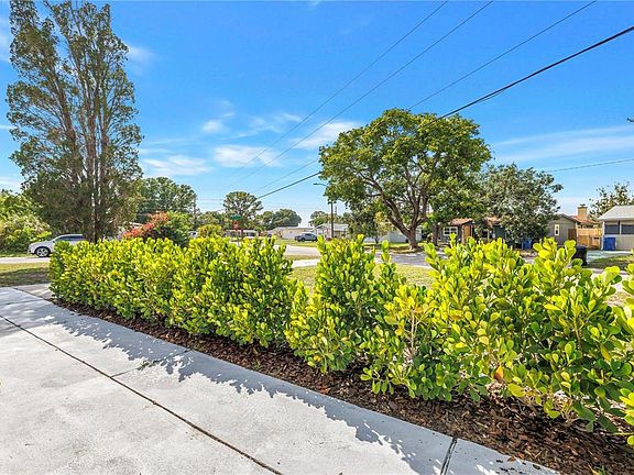 5th image of 7599 MEADOWLAWN DRIVE N