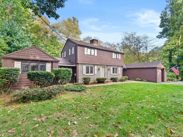 186 Colonel Hunt Dr, Abington, MA 02351
