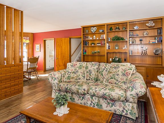 4th image of 3800 32nd St